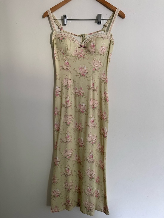 Lacemade Dresses & Skirts - Lace made midi dress